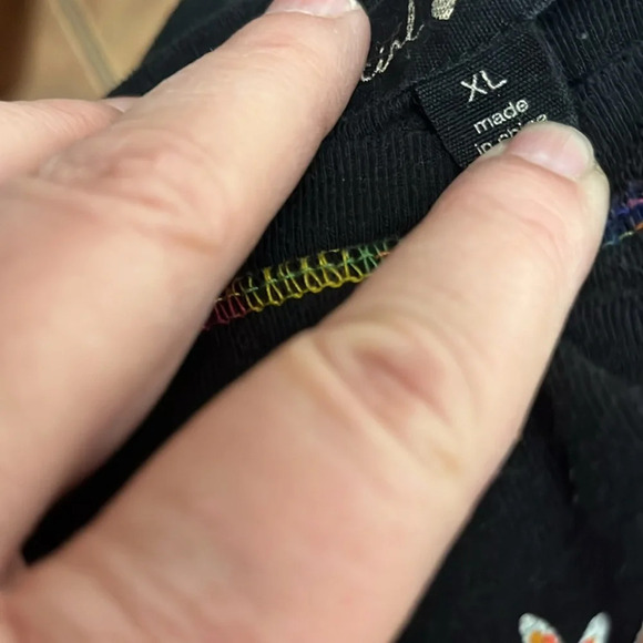 Social Scene Black T-Shirt Mushroom - Picture 4 of 4